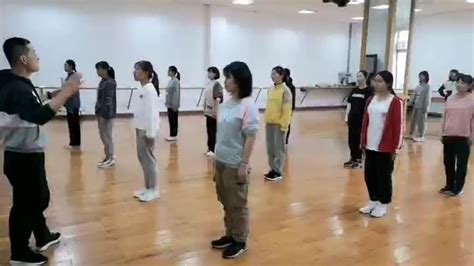 体育课12人队列队形教学