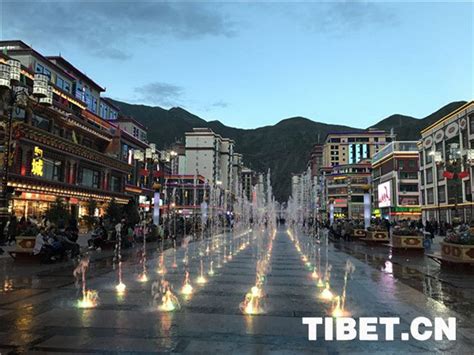 西藏昌都：风光旖旎“三色湖”_时图_图片频道_云南网