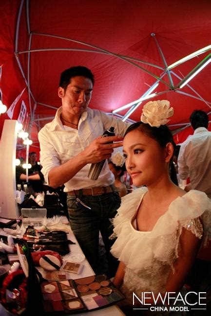 总决赛即将开幕：佳丽后台化妆照速递 - 模特中国