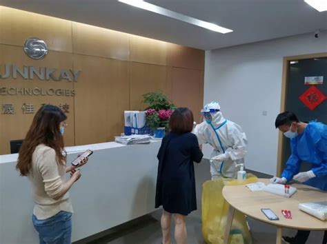 核酸检测“送上门”，让企业更安心、放心_基层信息_上海市宝山区人民政府