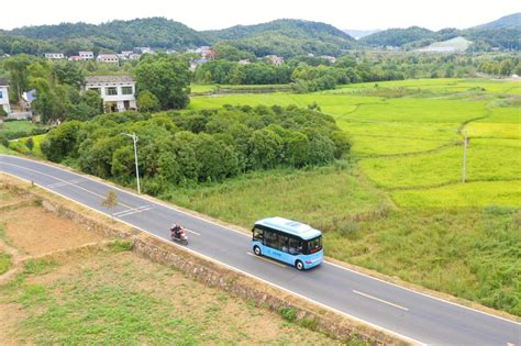 首批4条“村村通”公交线路开通，65岁以上老人可免费乘坐凤凰网湖南_凤凰网