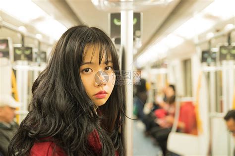 非主流地铁女孩头像
