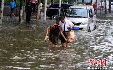 武汉特大洪水 中心城区被暴雨攻陷_百姓民生_新闻_99健康网