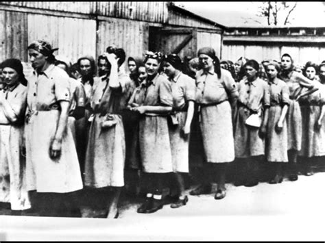 穿条纹睡衣的人们：奥斯维辛集中营下是纳粹惨绝人寰的暴行 - 知乎