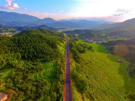 江西芦溪：高速公路助力乡村振兴-人民图片网