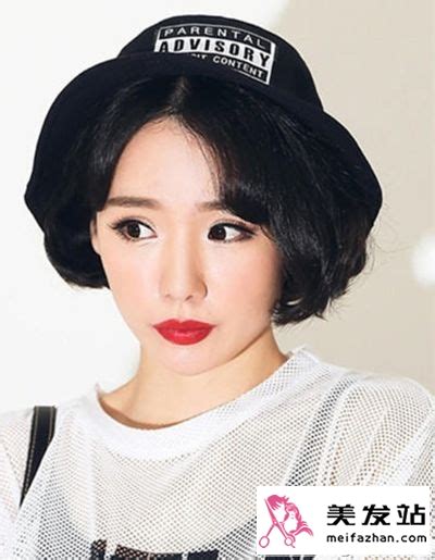 美女的奶波波图片
