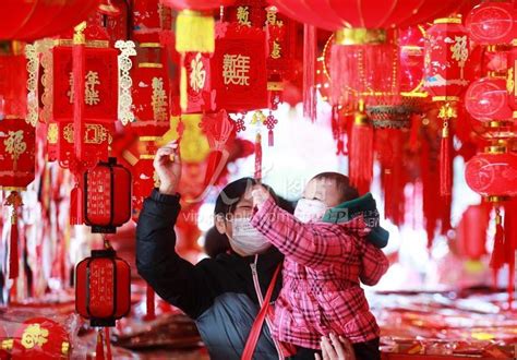 江苏扬州：春节临近 红红火火备年货-人民图片网
