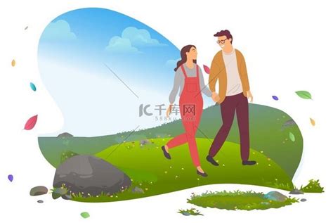 幸福户外怀着一对享受自然的夫妇同时在度假旅行拥抱情侣Hikers与背包一起看着山上顶的人站在高草地上走在通往山区的路上阳光明媚的高清图片下载 ...