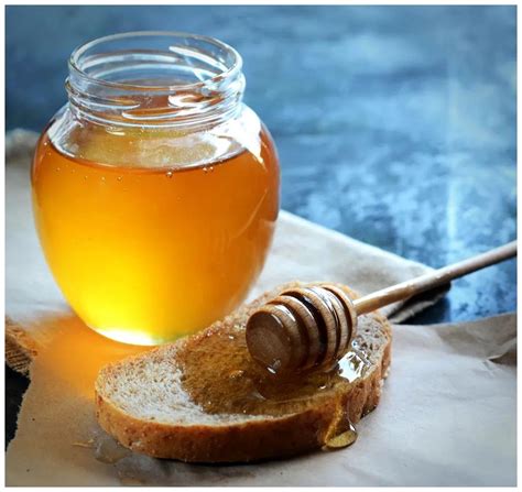 蜂蜜怎么吃_蜂蜜的正确吃法_蜂蜜泡水的正确方法_哪些人不宜吃_注意事项_苹果绿