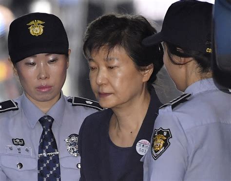 朴槿惠累计获刑22年 最晚87岁出狱-朴槿惠闺蜜门 - 见闻坊