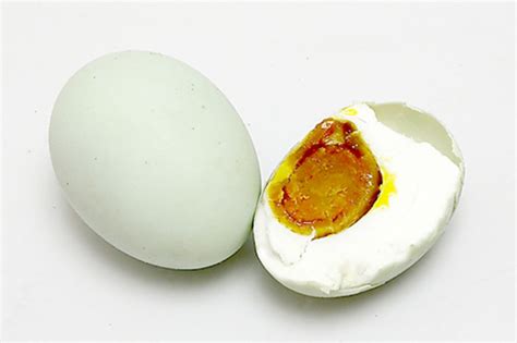 鸭蛋的功效与作用 吃鸭蛋的益处有什么