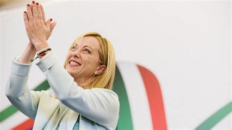 意大利迎来首位女总理_凤凰网