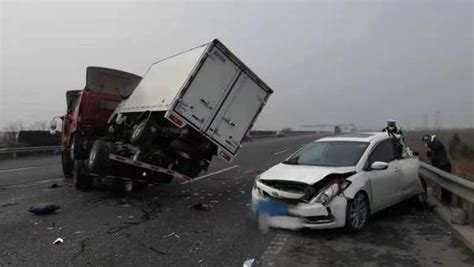 高速公路上发生追尾事故后，你知道怎么处理吗？