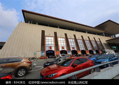 武昌火车站的售票厅高清图片下载_红动中国