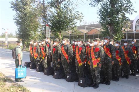 虽未如期而至，依然向梦而行 ———武警浙江总队新兵团新兵二大队喜迎上海籍新兵入营