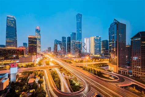 中国北京国贸立交桥和CBD建筑群高视角夜景风光照片摄影图片_ID:429664746-Veer图库