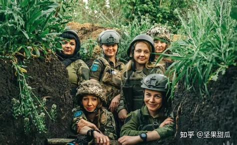 乌军女兵前线守阵地，被俄军无人机发现，穿越机进行了精确打击 - 知乎