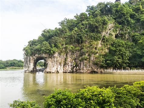 桂林资江八角寨崀山国家森林公园，被赞誉为“世界丹霞之魂”