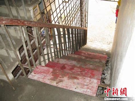 柳州毁楼梯逼迁续：楼梯连夜修复 警方专案调查_凤凰网