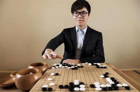 柯洁免试入读清华大学,成古力学弟,柯洁爸爸:下棋还是第一位!