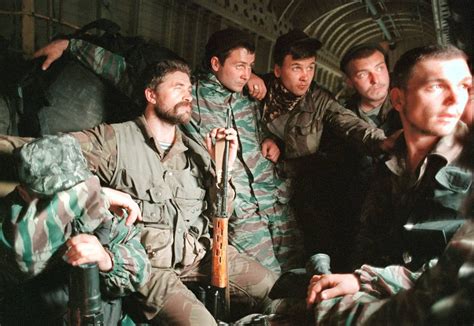 老照片：1995年的车臣战争 - 派谷照片修复翻新上色