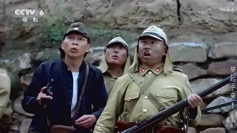 举起手来：日本军官用刀切西瓜，切出个炸弹！_腾讯视频