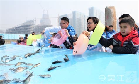 2018世界水日放鱼活动举行 2万尾鱼苗放生太湖