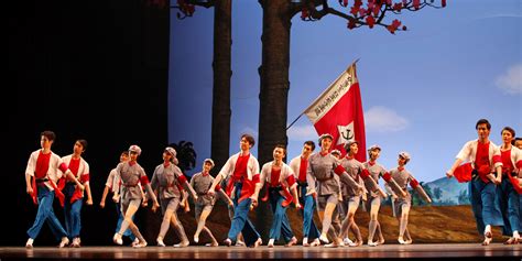 组图｜芭蕾舞剧《红色娘子军》在三亚再现经典