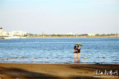 渔港公园碧海蓝天大沙滩 美得纯净动人_新闻_博览社_湛江都市网