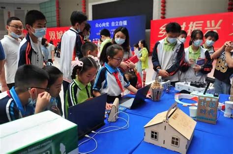 江西南昌县（小蓝经开区）举行530科技工作者日宣传活动