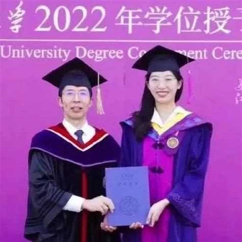 她是清华大学的，她是清华大学最年轻的美女生- 严宁|清华大学|严宁|女生_新浪新闻