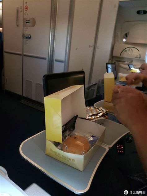 南航长沙航食餐食推陈出新 旅客百吃不厌 - 民用航空网