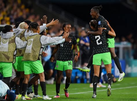 比起爱尔兰女足首次参赛，尼日利亚女足是第一支每届都有参赛的非洲球队，最好成绩是1998年闯进8强。