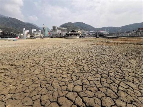半世纪最旱！水库干涸殆尽，台湾要面临“全员断水”的悲剧了|供水|断水|降雨_新浪新闻