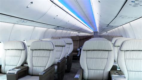 波音：国航国内首家启用波音737-800天空内饰飞机