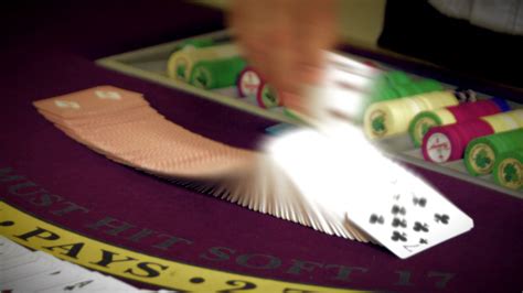 赌场荷官赌桌上洗扑克牌技巧教程慢动作镜头视频素材,其它视频素材下载,高清1920X1080视频素材下载,凌点视频素材网,编号:122637