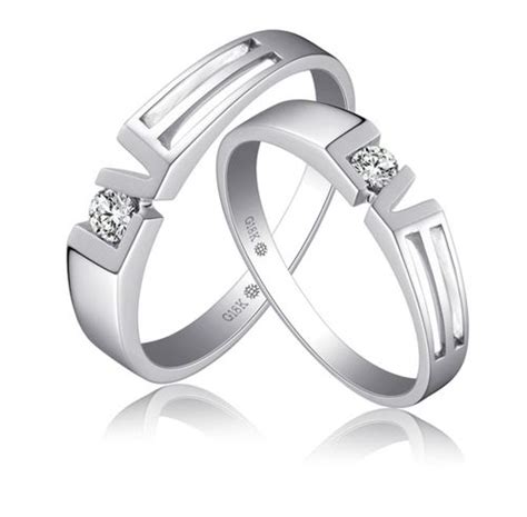 结婚戒指戴哪个手指？正确的结婚戒指戴法 – 我爱钻石网官网