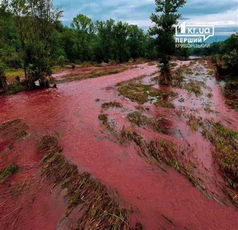 中国最神秘的河流，一到下雨天河水就变成血红色，两岸还都是毒蛇
