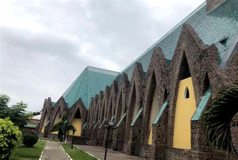 直击刚果共和国最大、最著名圣安娜大教堂|刚果共和国|圣安娜|大教堂_新浪新闻