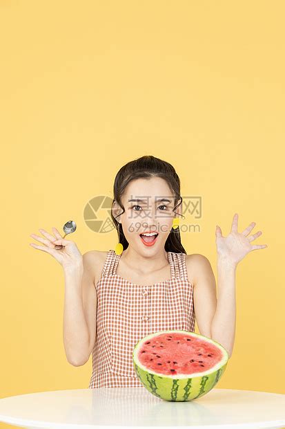甜美女生头像西瓜女孩子