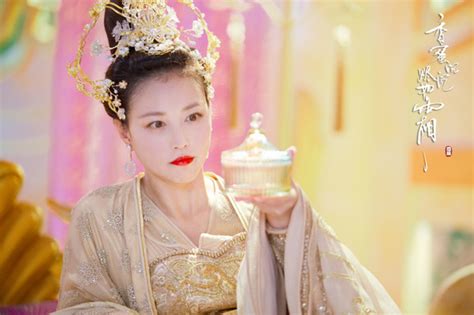 2018年《香蜜沉沉烬如霜》，杨紫饰演锦觅，繁花似锦觅安宁，淡云流水度此生_手机新浪网