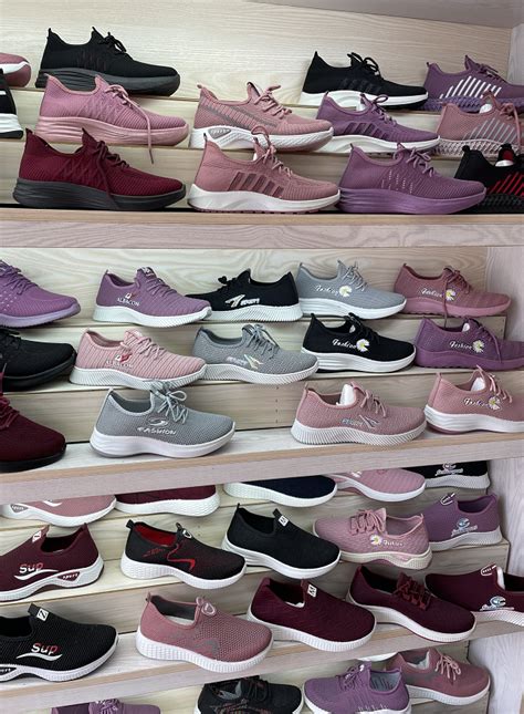 深圳高端鞋子批发市场在哪里?春季时尚女士运动鞋厂家直销价格表 - 尺码通