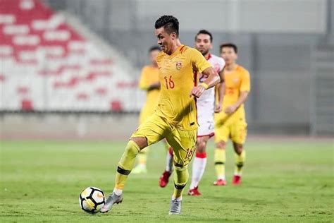新疆足球小将的日常训练 他们会成为未来的球星吗？