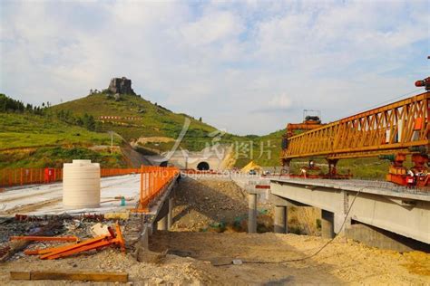 湖南又新开工2条高速公路 全年新开工高速里程创新高 - 财经要闻 - 新湖南