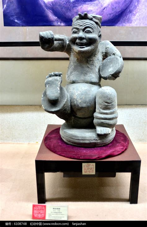 成都博物馆的东汉陶俑，川渝地区出土的汉代陶俑非常有生活气息……__财经头条