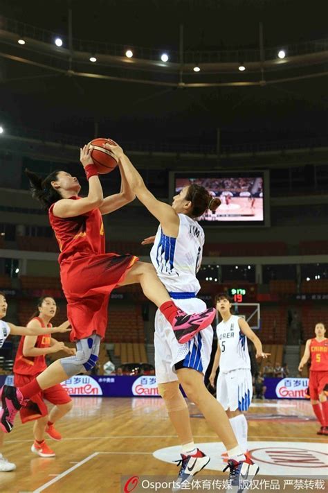中国女篮时隔28年再夺世界杯亚军 追平历史最佳成绩 - 体育 - 华网