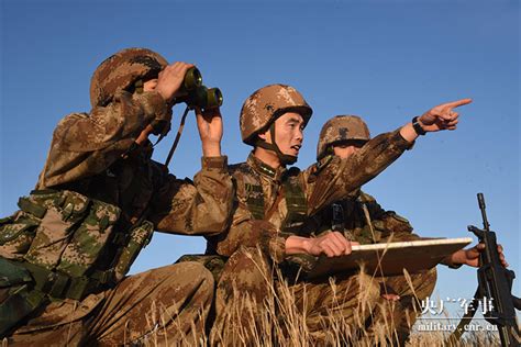 第79集团军某合成旅：开展实战化立体侦察演练 - 中华人民共和国国防部