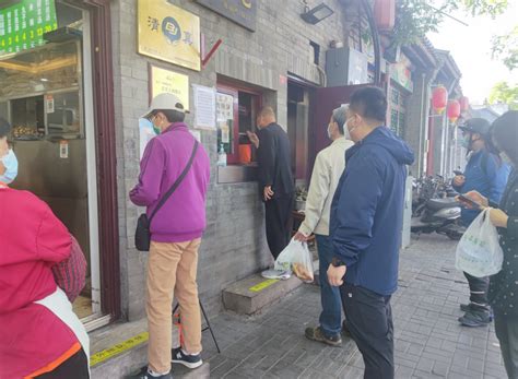 探访｜北京商场陆续恢复堂食，食客“回归”感受烟火气