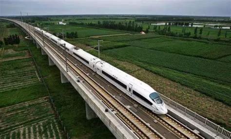 “金沙河面业”高铁冠名列车在京闪耀启程