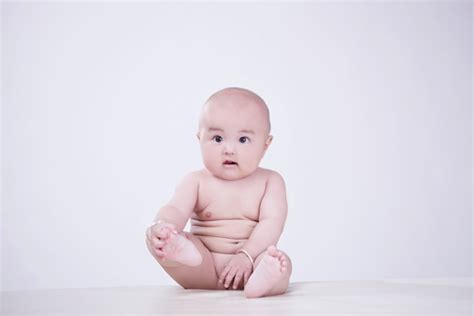 训练8个月宝宝爬行方法-运动宝贝早教官网